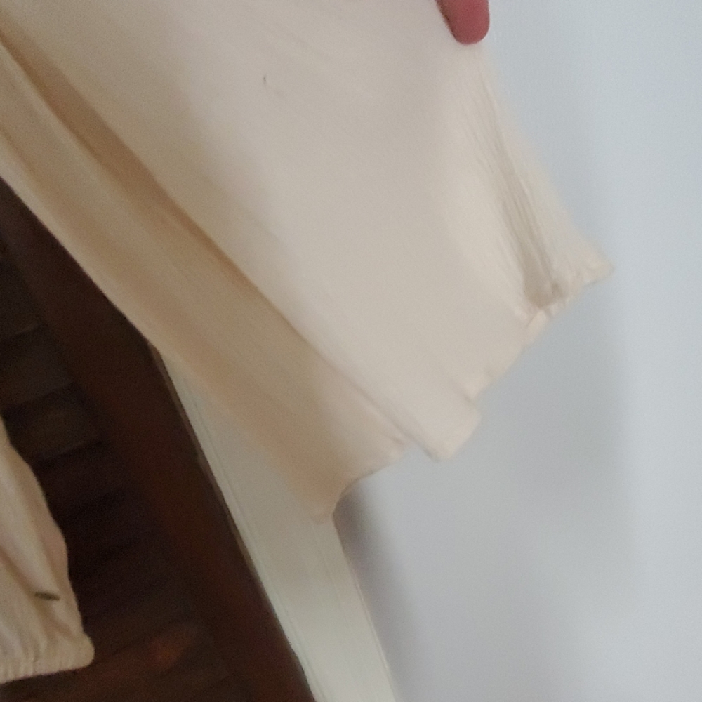 Tops - Picture 4 of 4